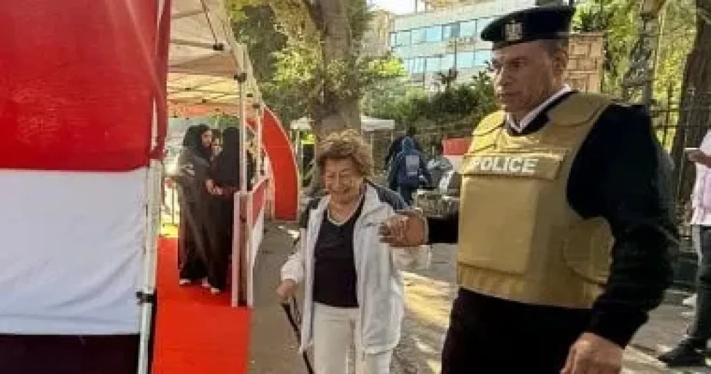 رجال الشرطة حراس الانتخابات