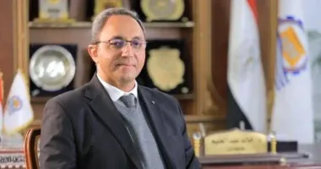محافظ قنا 