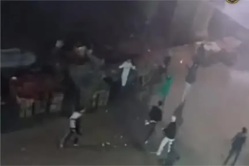 صور من المشاجرة بالالعاب النارية