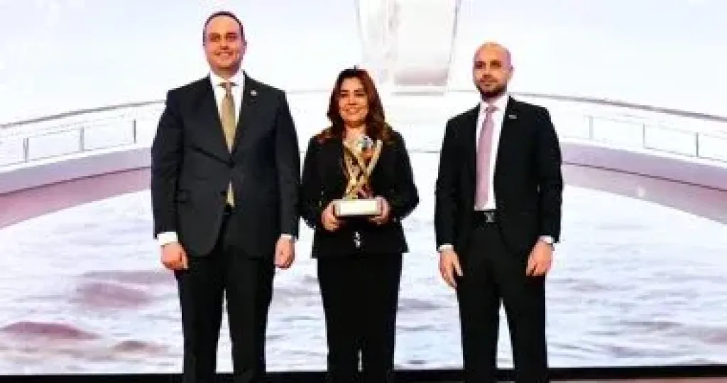 منال عوض 