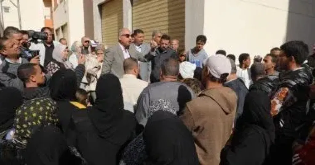 محافظ المنيا يتفقد المرحلة الأولى من عمارات بديل الإيواء