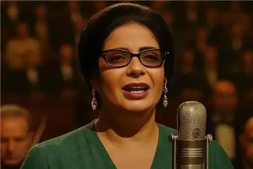 الفنانة مني زكي
