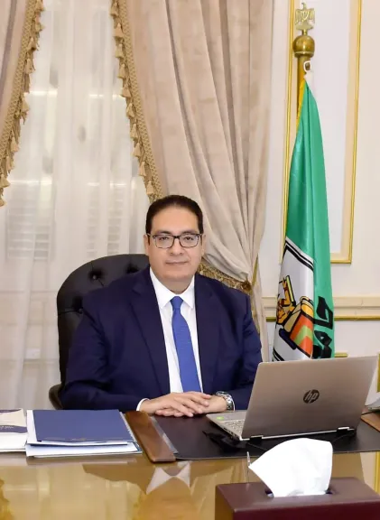 الدكتور محمد سامي عبد الصادق رئيس جامعة القاهرة