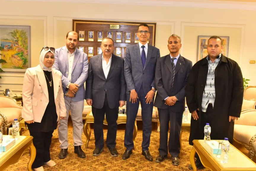 محافظ أسيوط 
