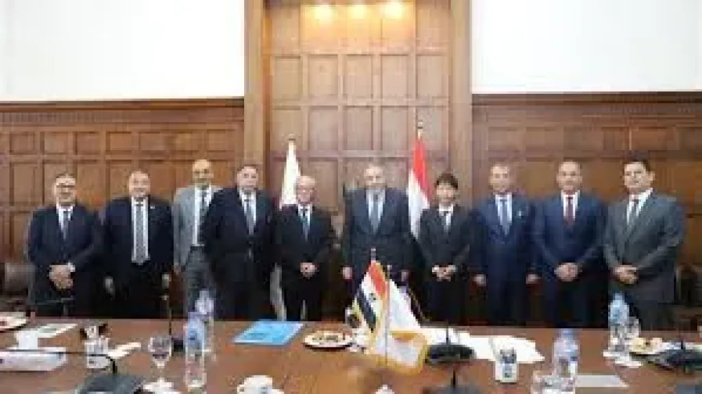 غرفه الاسكندريه تستقبل السفير اليابانى لبحث تعزيز التعاون