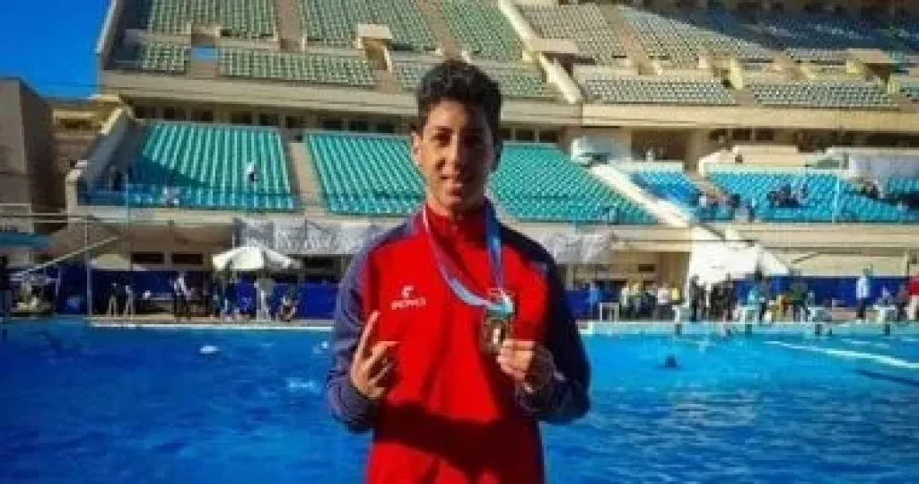 السباح يوسف  