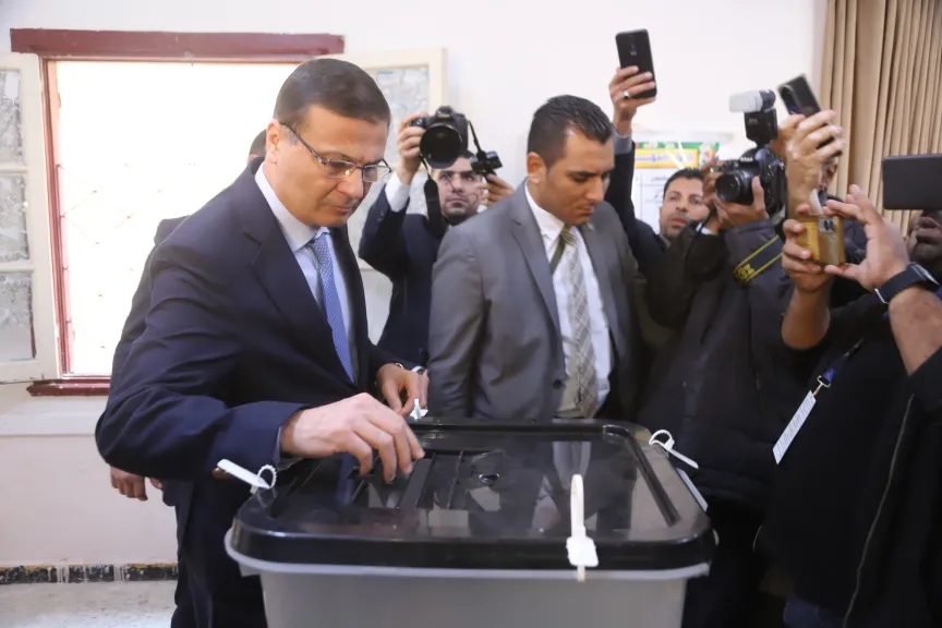 وزير الزراعة خلال التصويت 