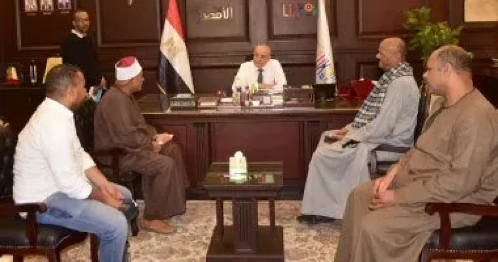 محافظة الأقصر تنفي شائعة منع دخول مرتدي الجلباب إلى الديوان العام