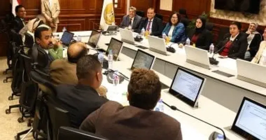 وزيرة التنمية المحلية تستضيف وفد من "اتحاد بشبابها"