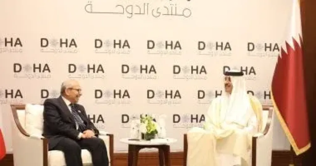 لقاء أمير قطر ورئيس حكومة لبنان على هامش منتدى الدوحة