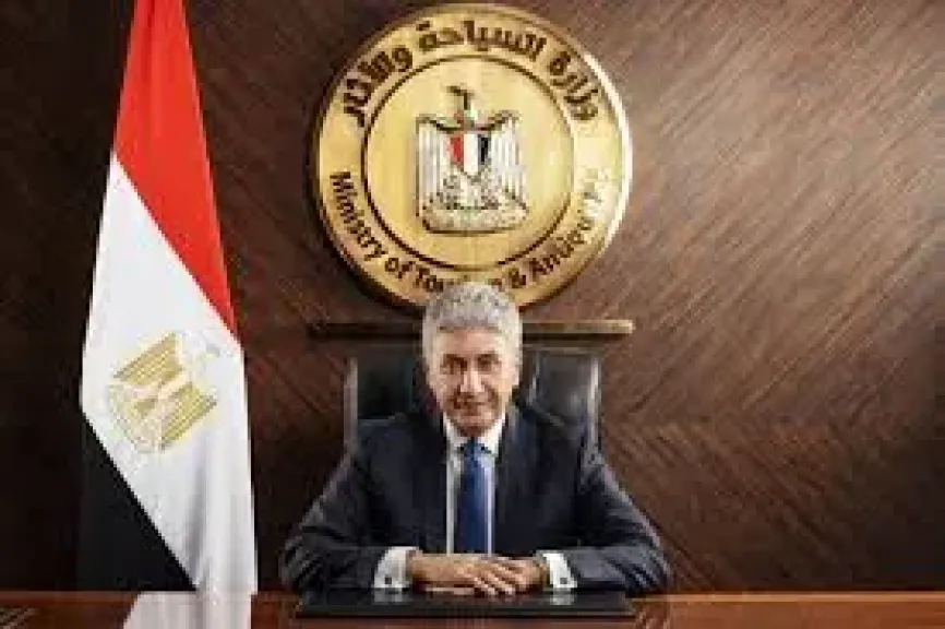 وزير السياحة والآثار 