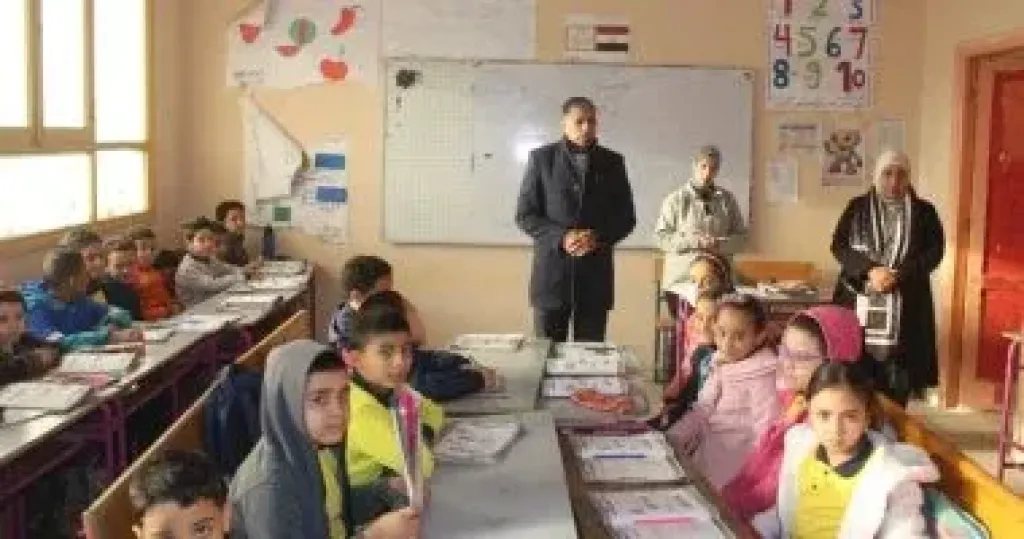 وكيل وزارة التعليم بالجيزة يتفقد عددًا من المدارس