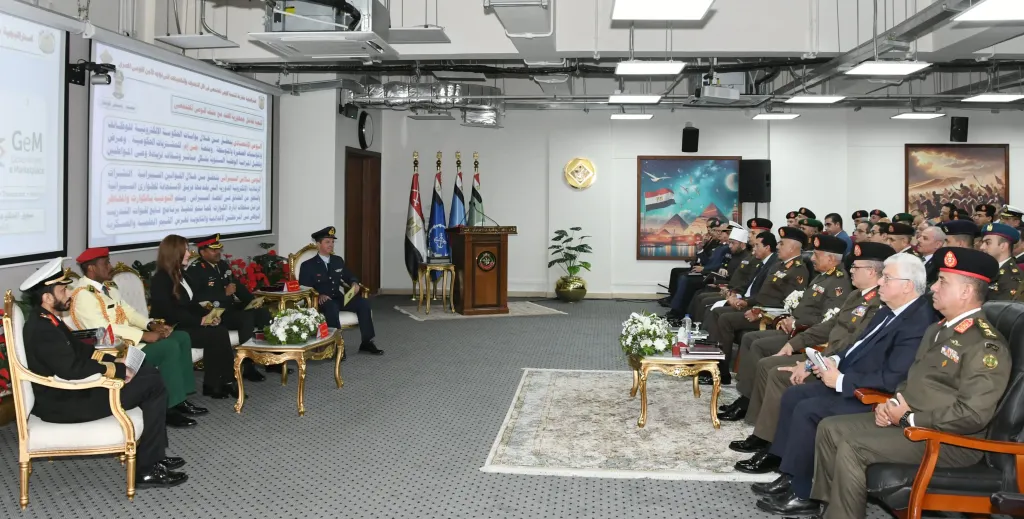 جانب من حضور المناقشة 