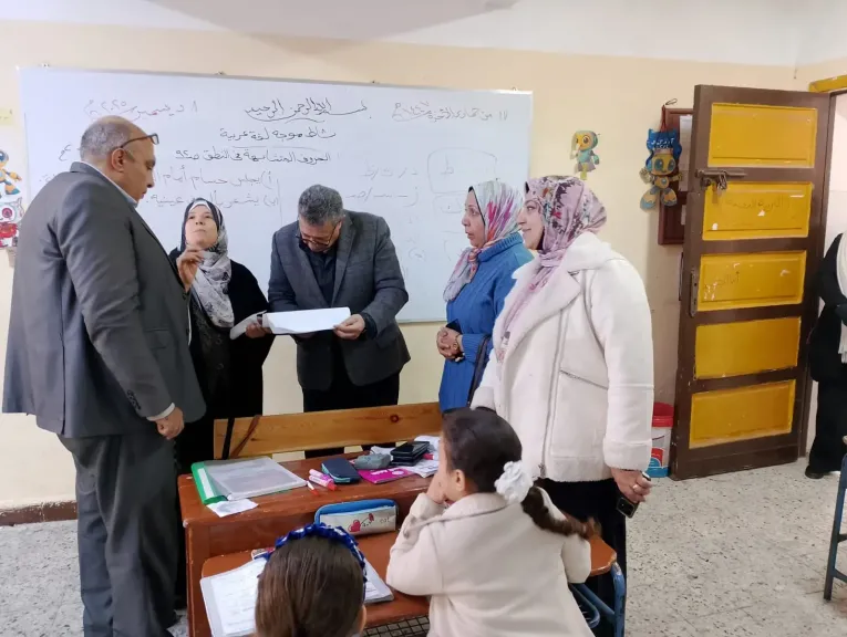تفقد مدارس 