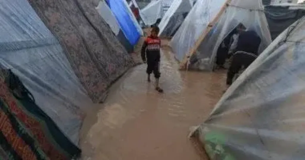 غرق خيام النازحين
