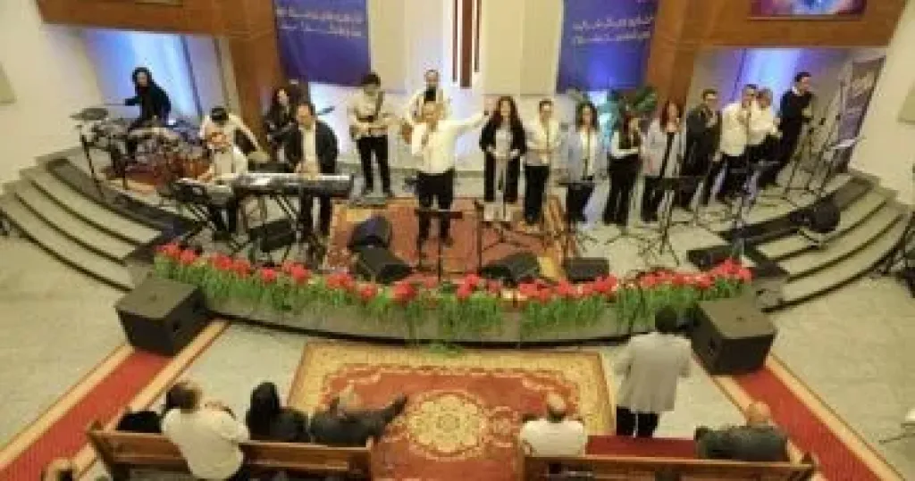 رئيس الطائفة الإنجيلية يفتتح مهرجان عيد الشكر