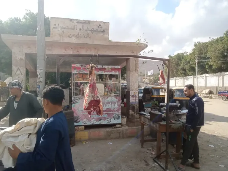 جانب من متابعه 