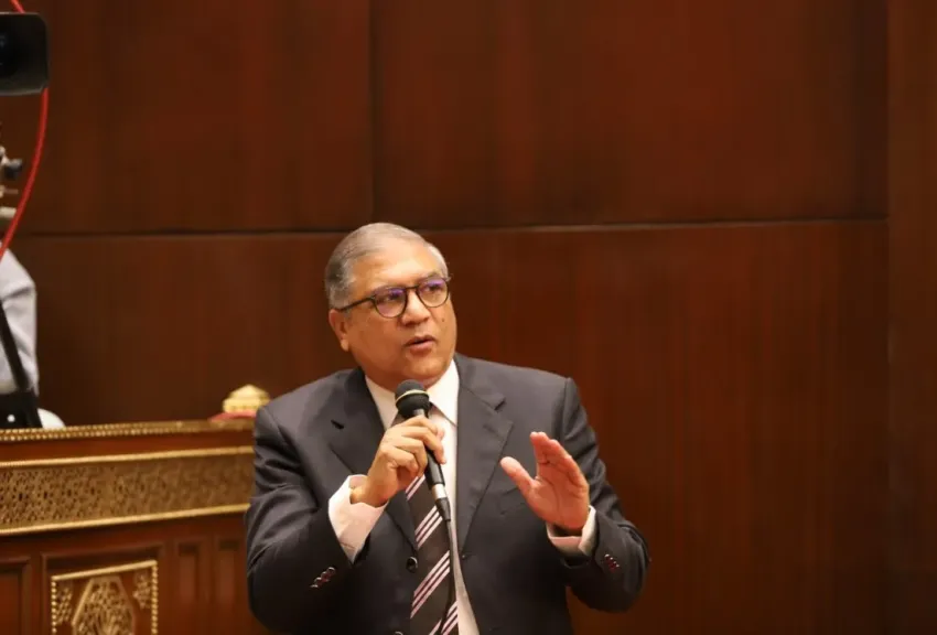 النائب عفت السادات  