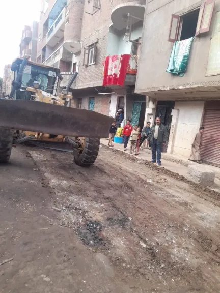 جانب من متابعه