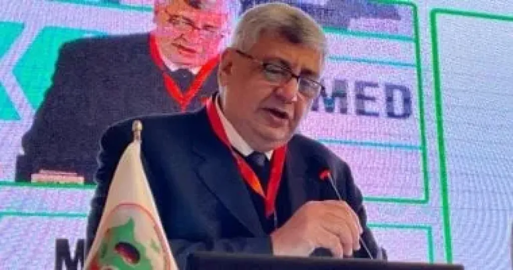 د عوض تاج الدين