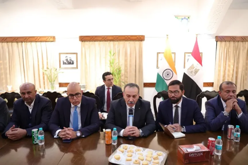 جانب من متابعه 