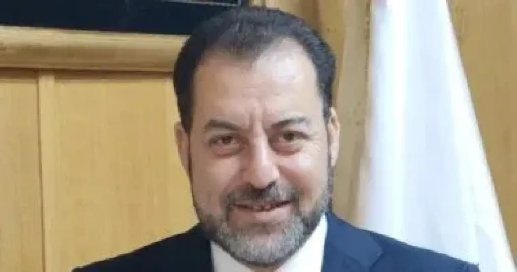 الدكتور أحمد عنانى
