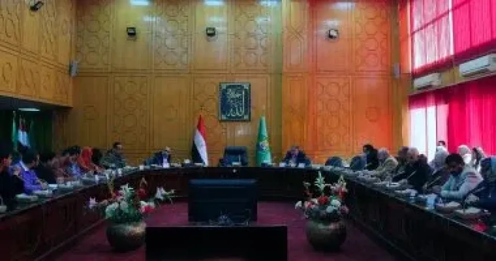 مناقشة آليات التعامل مع منظومة النظافة خلال الاجتماع