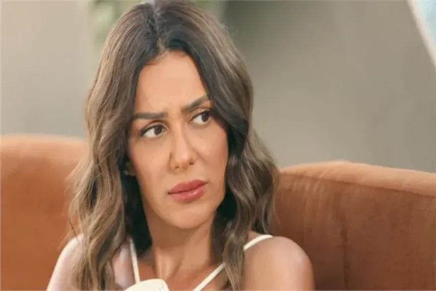 الفنانة إنجي المقدم