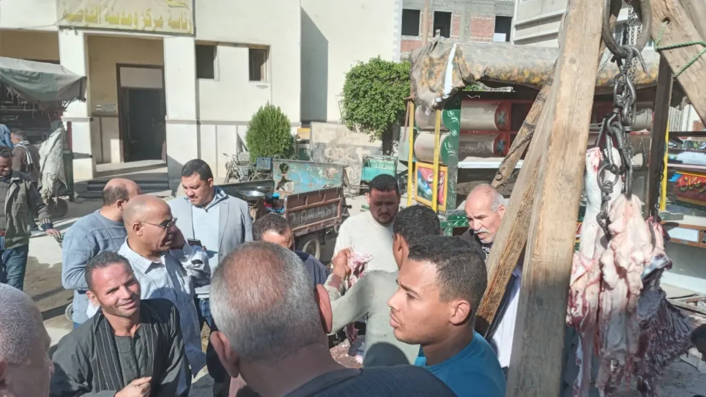 جانب من متابعه 