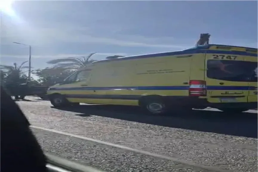  مصرع عاملين في حادث مروري أمام مدخل مدينة قنا الجديدة 