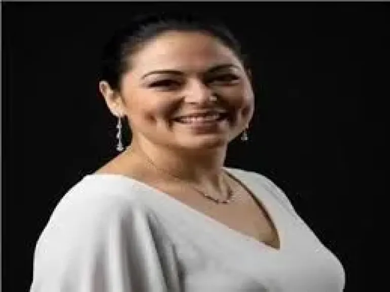 نيفين مندور 