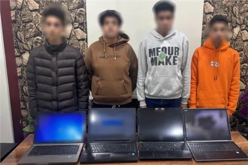 المتهمون بعد القبض عليهم