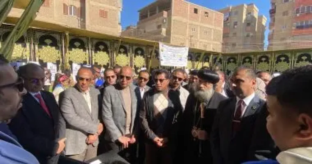 أسقف أبو قرقاص خلال تنظيم ملتقى توظيفى