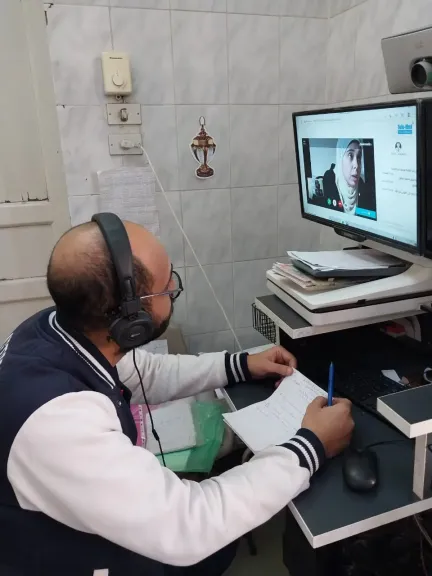 جانب من متابعه 