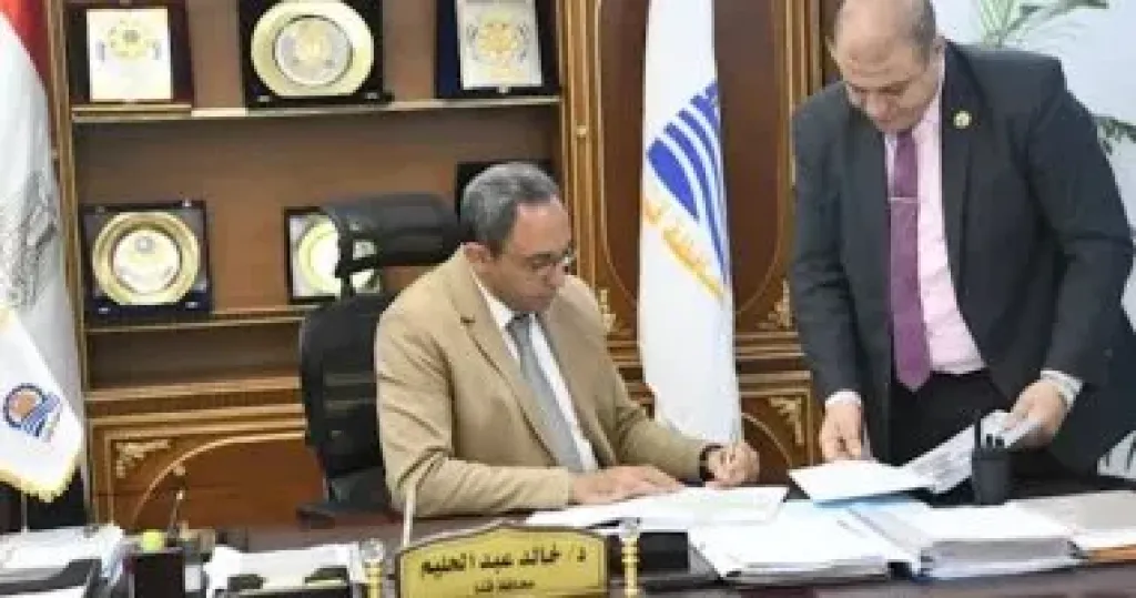 محافظ قنا 