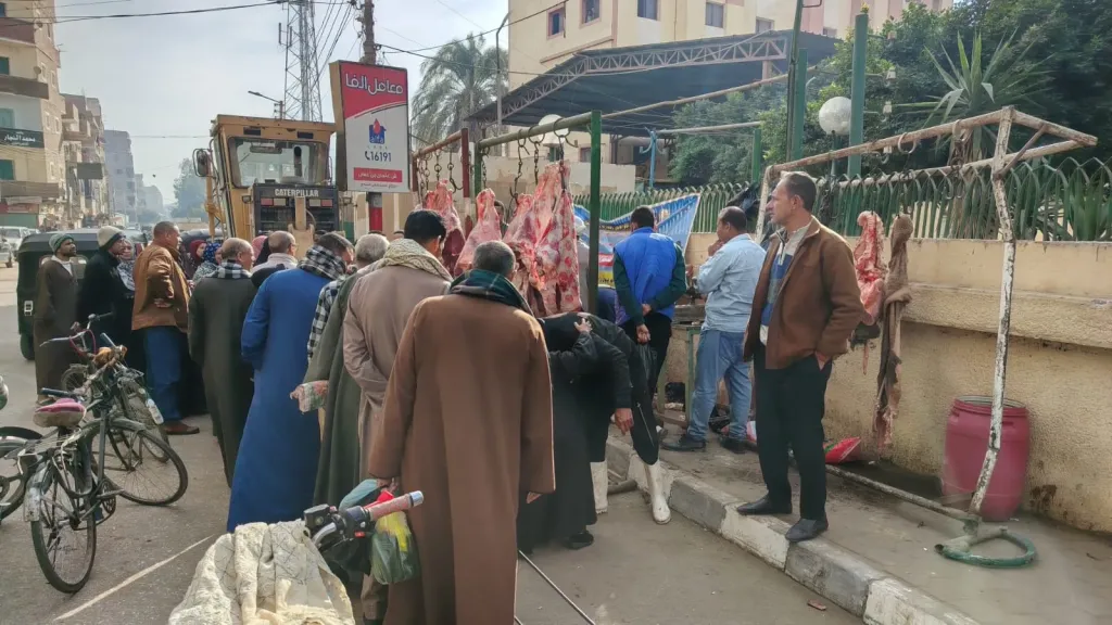 جانب من متابعه 