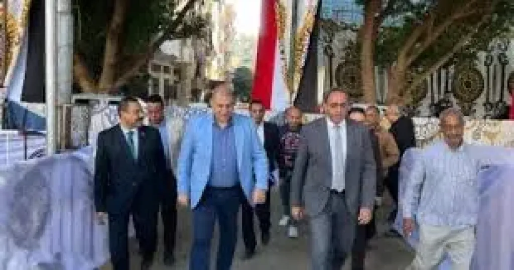 محافظ قنا