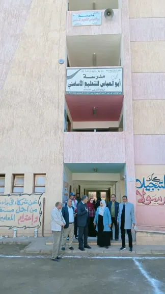 جانب من متابعه 
