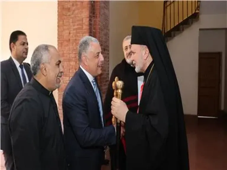 محافظ الإسماعيلية يستقبل نيافة الأنبا بولا شفيق مطران إيبارشية الإسماعيلية