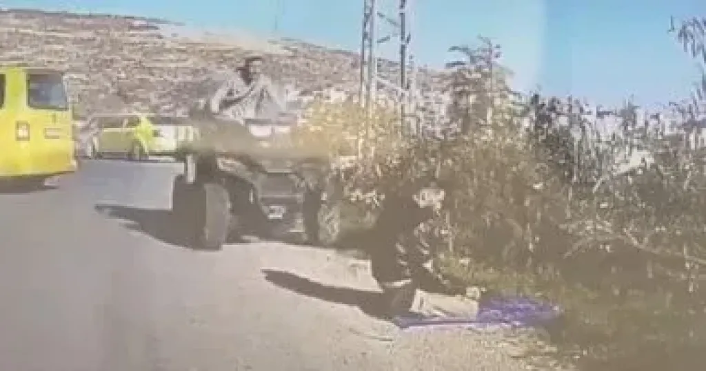مستوطن يدهس فلسطينى