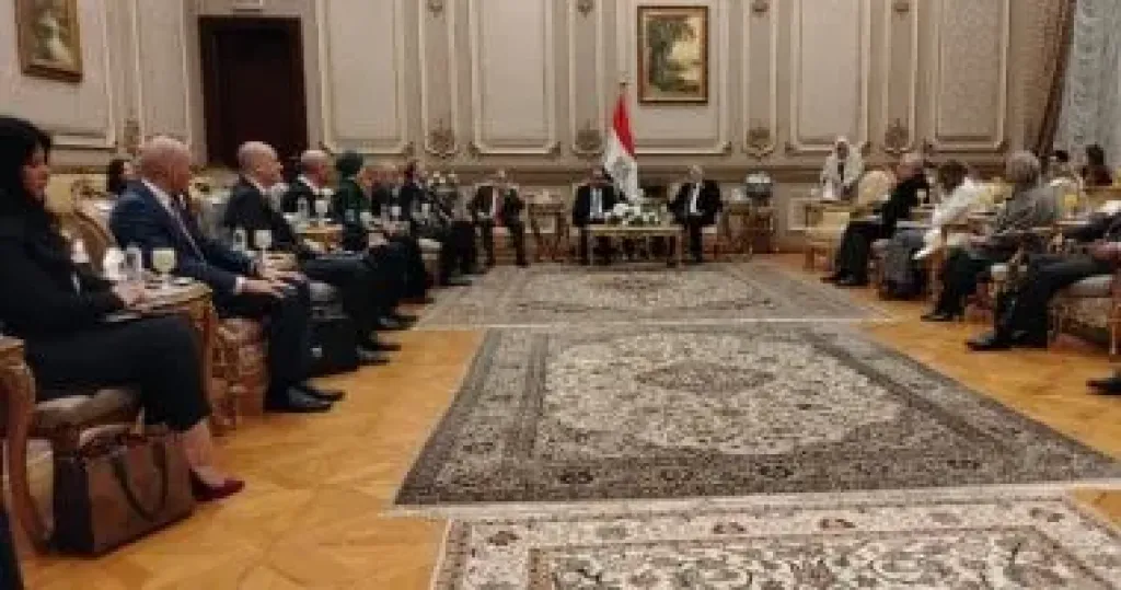 جانب من الاجتماع 