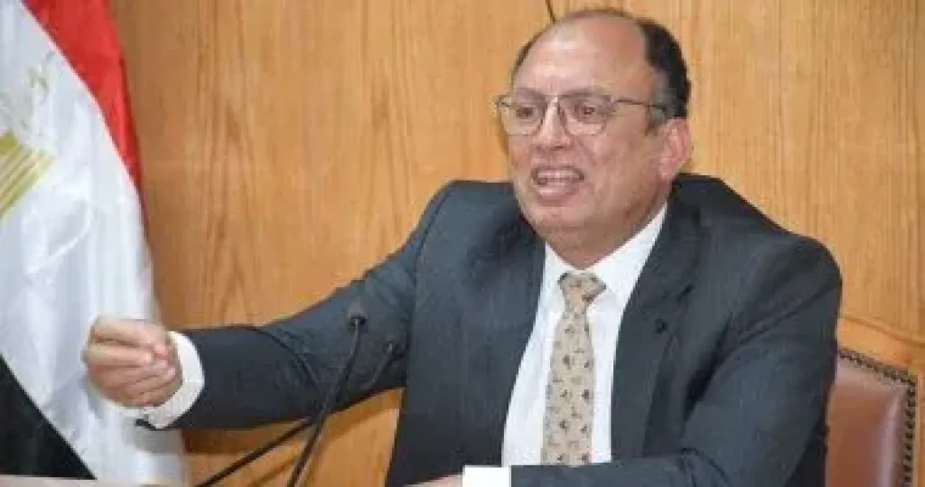 الدكتور السيد قنديل رئيس الجامعة