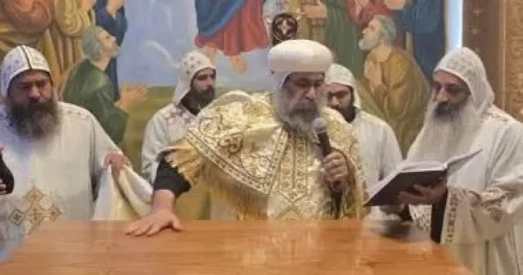 تدشين كنيسة "الثلاث مقارات" بدير القديس يحنس