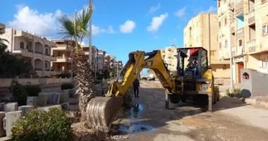 تطوير طريق كورنيش شاطئ الفنار بمصيف بلطيم