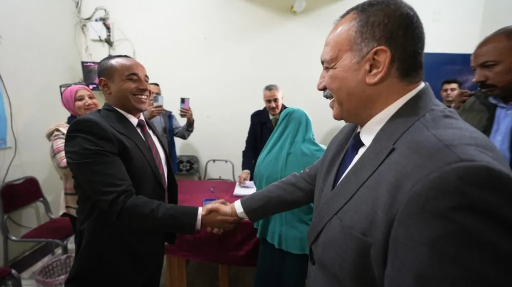 جانب من متابعه محافظ 
