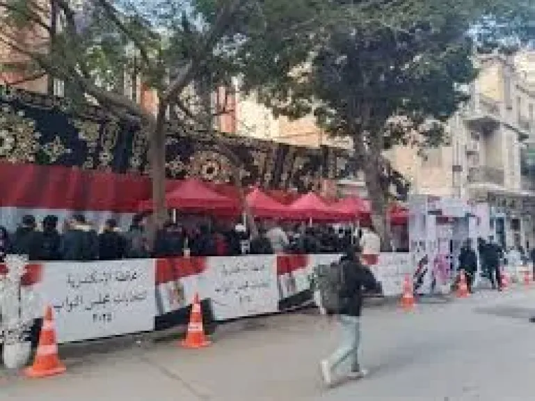 اقبال متوسط على السيره الحسنه بدائره الرمل