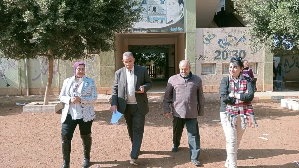 جانب من متابعه 