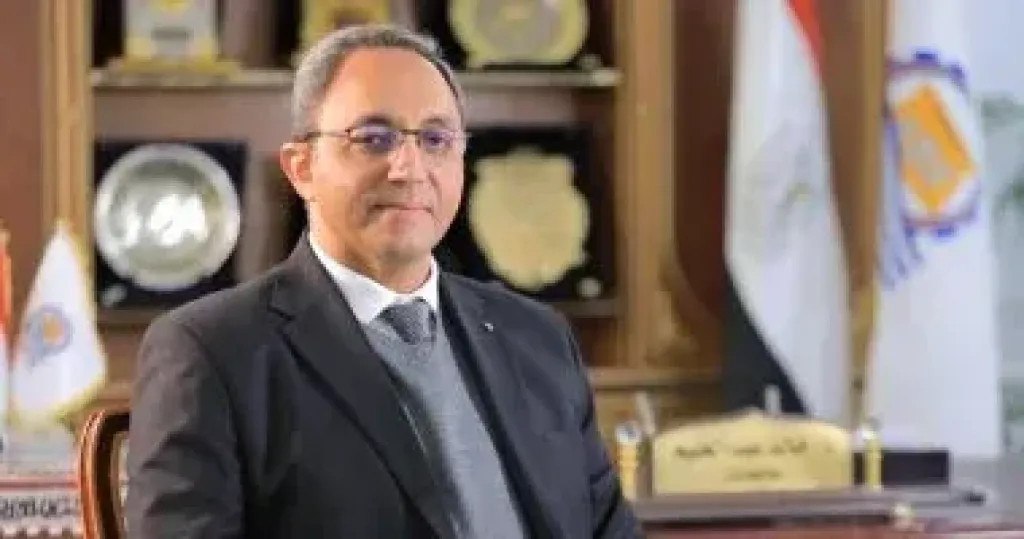 محافظ قنا 