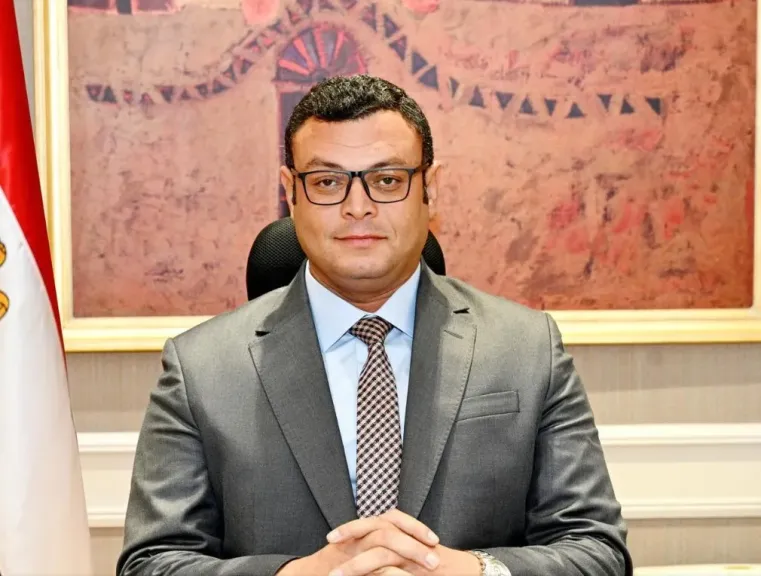  وزير الإسكان 