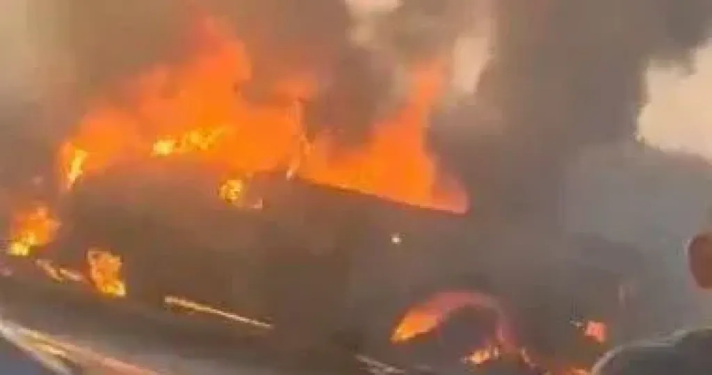 حريق سيارة 